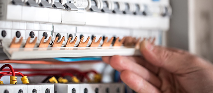 Qual A Diferença Entre Painel Elétrico E Quadro Elétrico